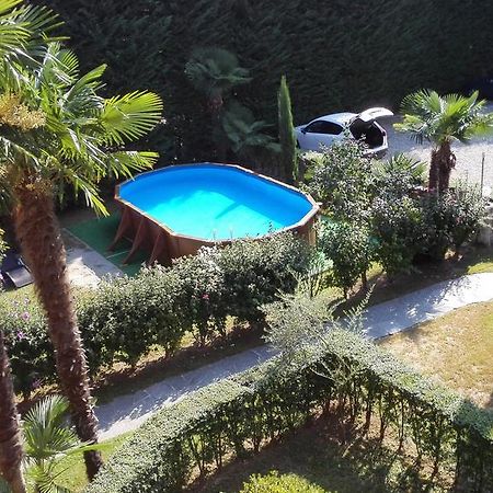 Villa Banana Канобио Екстериор снимка