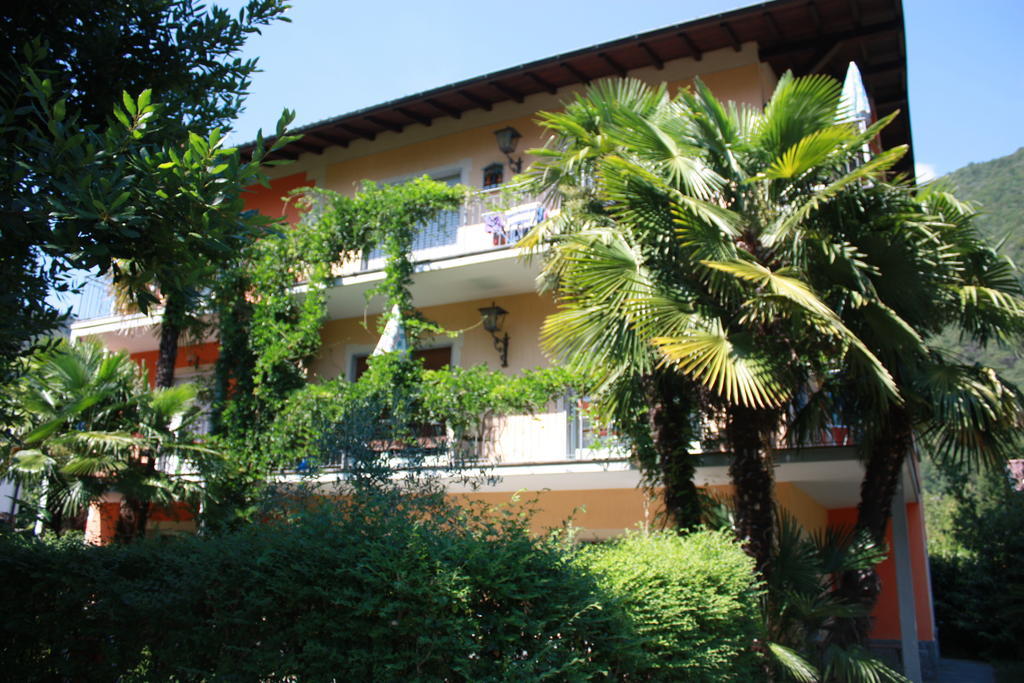 Villa Banana Канобио Екстериор снимка